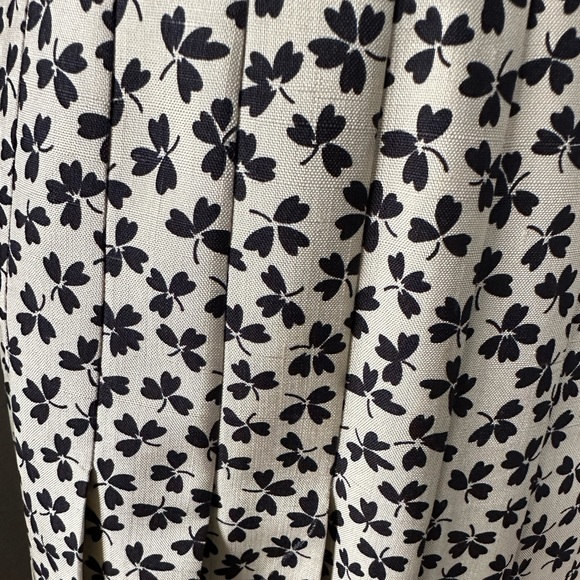 Burberry skirt - Picture 2 of 10